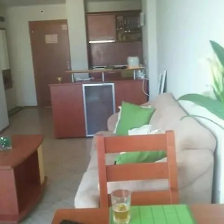 Luxury 4 Star Complex, Beach Front, Perfect Location Heart Of Sunny Beach דירה סאני ביץ'